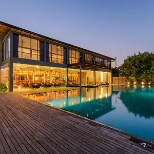 Hotel Regenta Arie Lagoon Negombo
