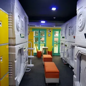 Capsule hotel Galaxy Pods @ Chinatown Singapore